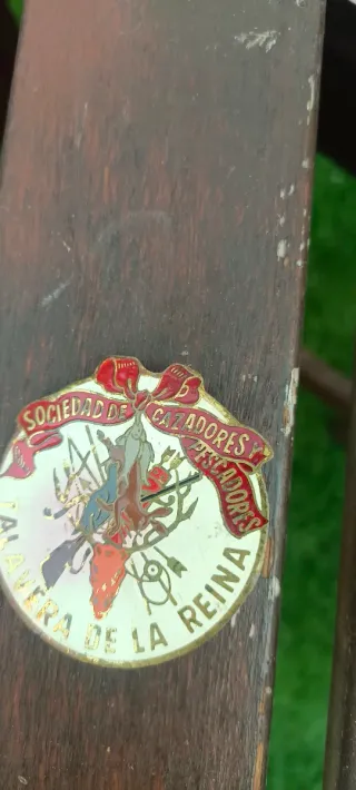 Chapa antigua Insignia Cazador Pescador Toledo