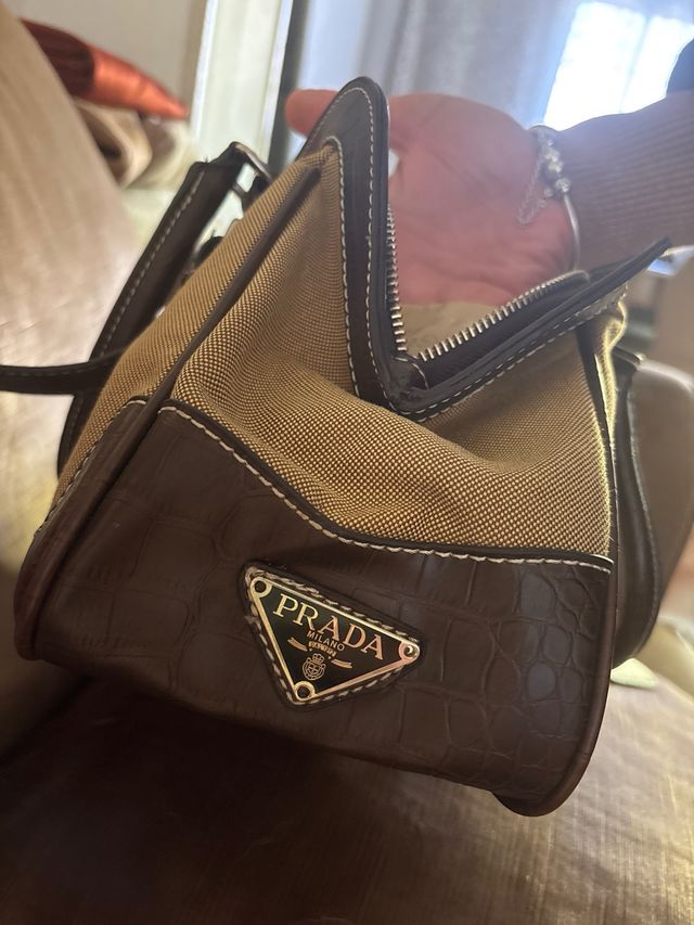 Bolso Prada.