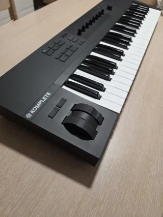 Controlador MIDI Komplete A49