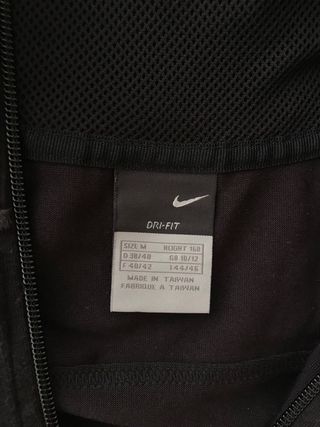 Chaqueta deportiva mujer Nike negra