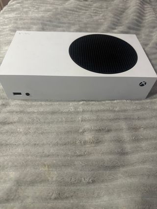 Xbox Series S Blanca Poco Uso, incluye mando.
