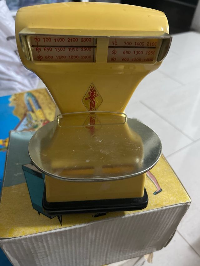 Balanza de juguete vintage MOVER