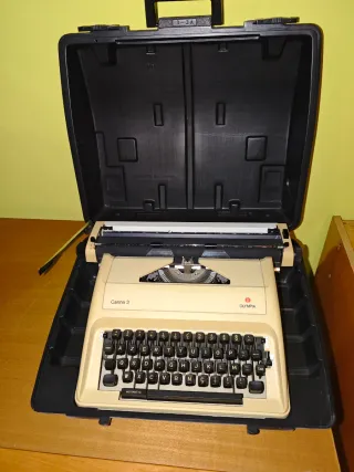 Máquina de escribir Olympia Carina