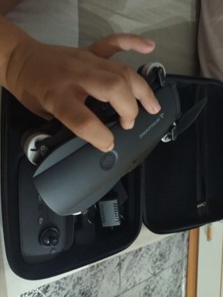 Dron SNAPTAIN gris con cámara