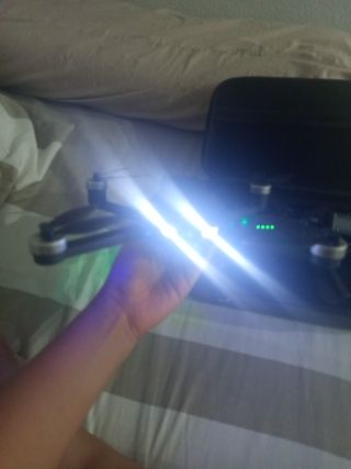 Dron SNAPTAIN gris con cámara