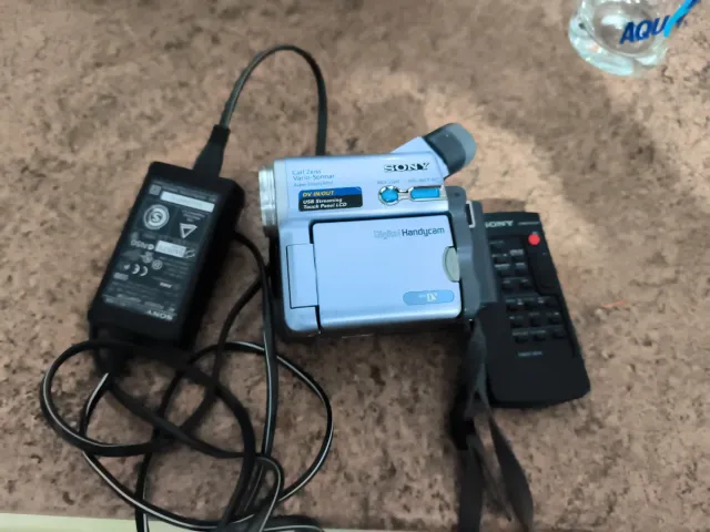 Videocámara Sony DCR-TRV19E