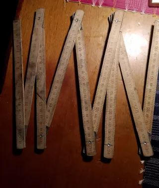 vecchio metro in legno