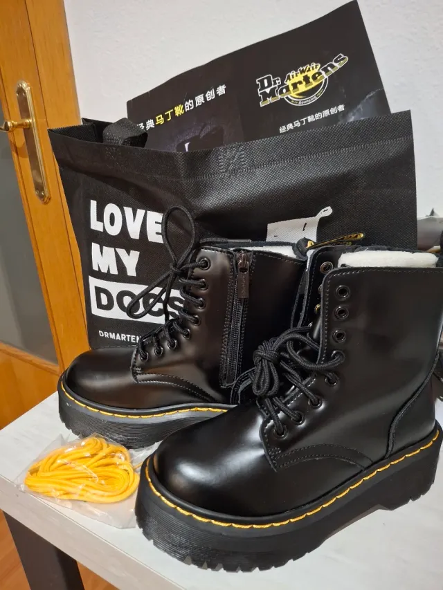 Botas Dr. Martens Negras
(réplica)