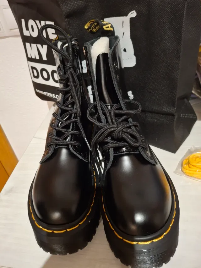 Botas Dr. Martens Negras
(réplica)