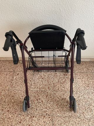 Andador con asiento para mayores