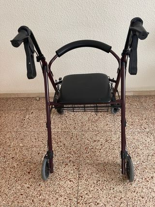 Andador con asiento para mayores