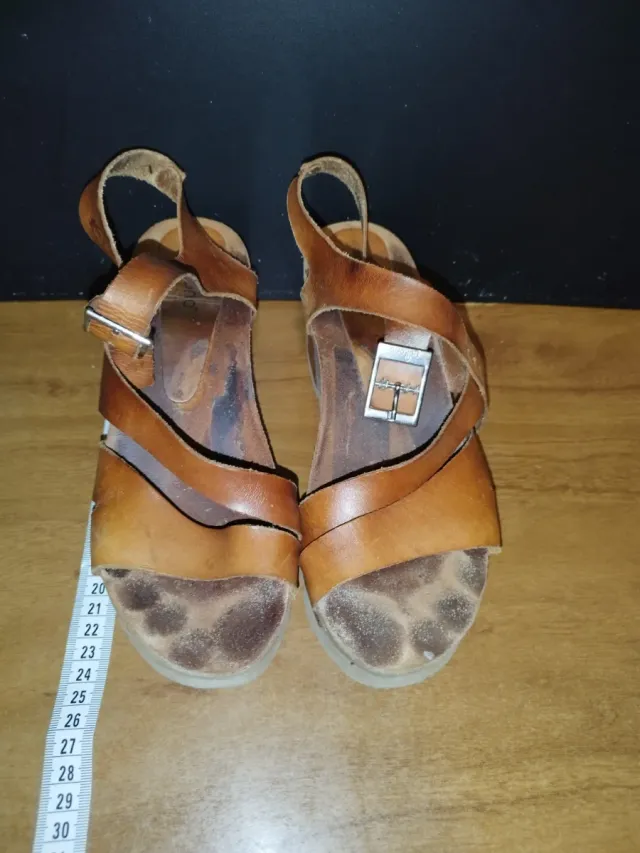 Sandalias PIEL Bio Marrón Tiras Cruzadas Cuña