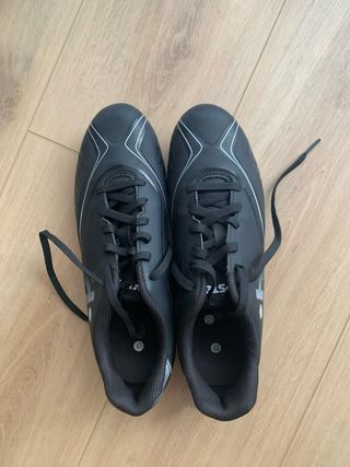 Zapatos de fútbol negros talla 42