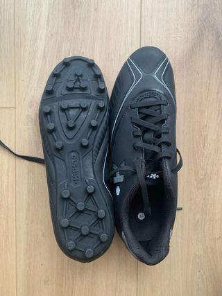 Zapatos de fútbol negros talla 42