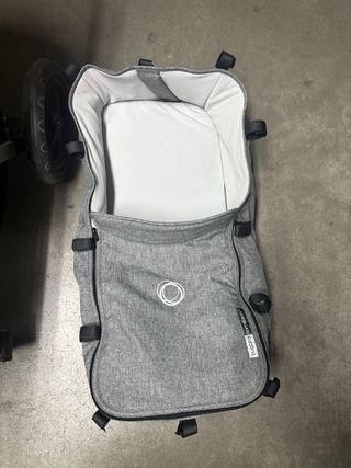 Carro Bugaboo bebé gris