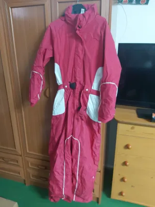 Mono de nieve Wedze rojo es una T14 / T38 mujer