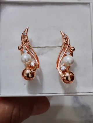 Pendientes Vintage Chapado Oro Perla y Circonita
