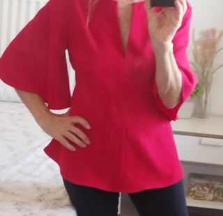 Blusa roja manga acampanada