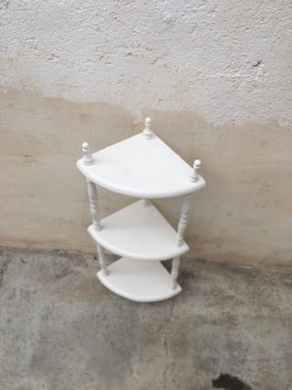 Estantería de esquina blanca de madera