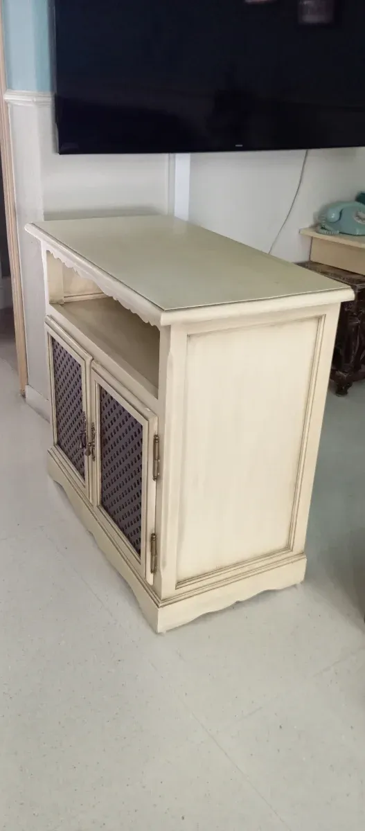 Mueble auxiliar madera beige y marrón