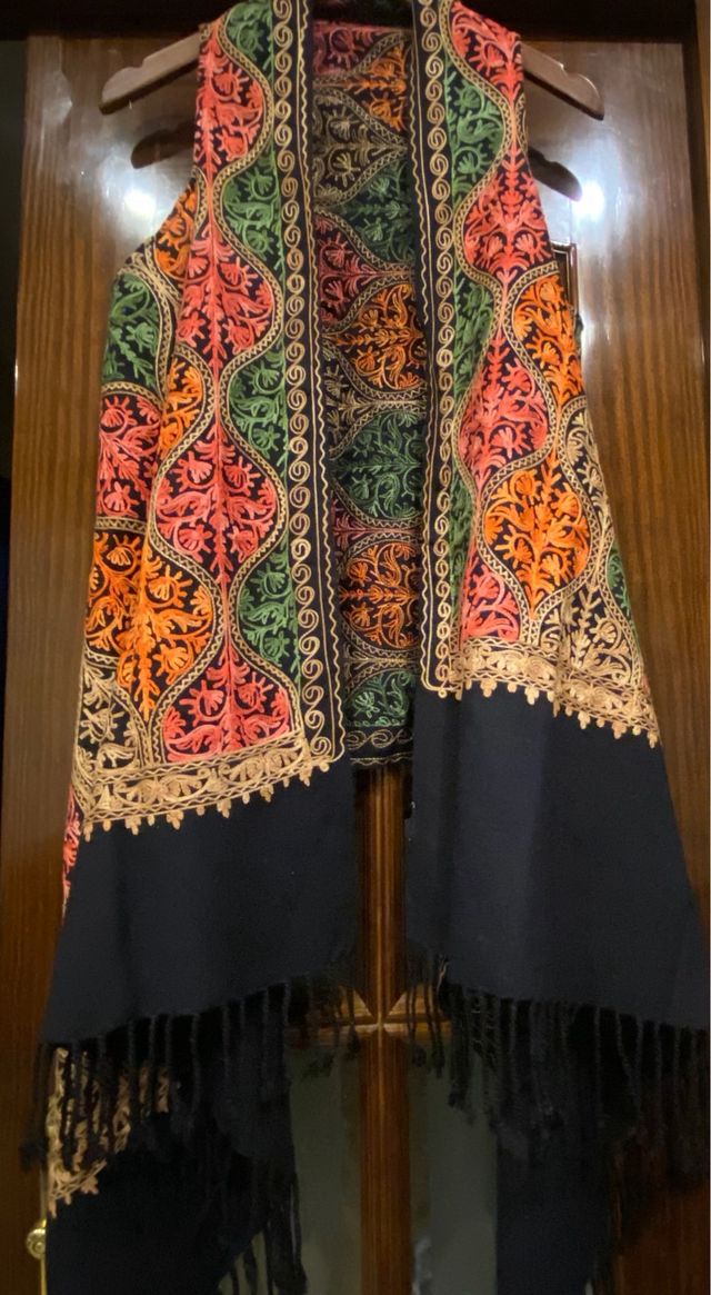 Poncho bordado multicolor