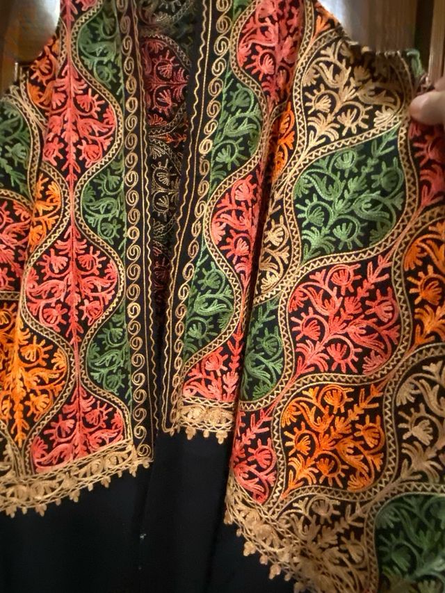 Poncho bordado multicolor