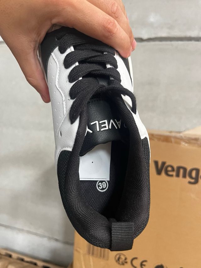 Botines Negros y Blancos