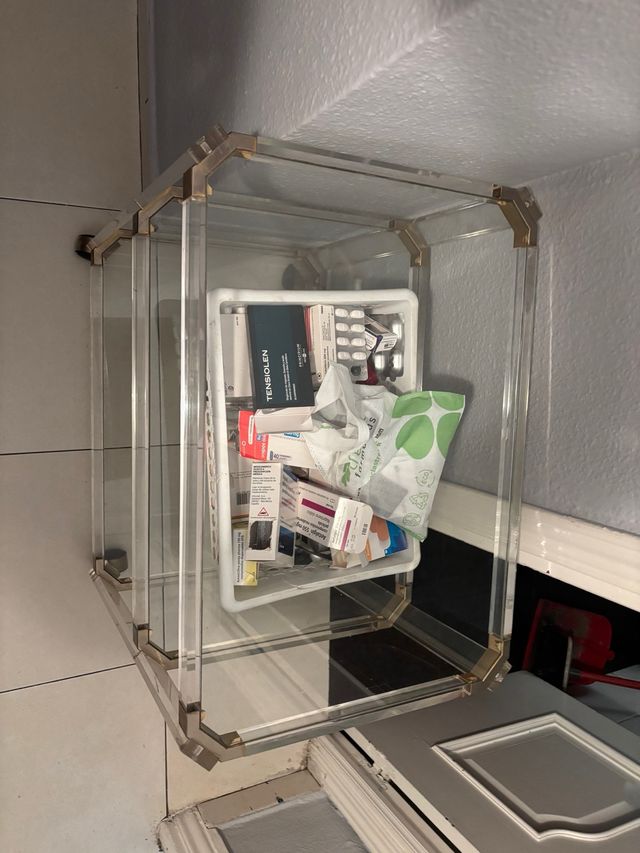 Estantería pequeña cristal y metal dorado