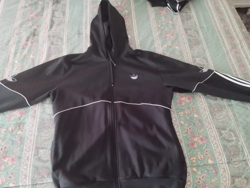 Sudadera Adidas Originals Negra de segunda mano por 40 EUR en