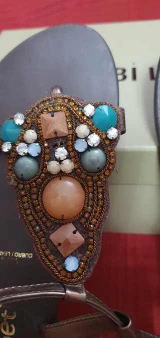 Sandalias planas M'apetit pedrería