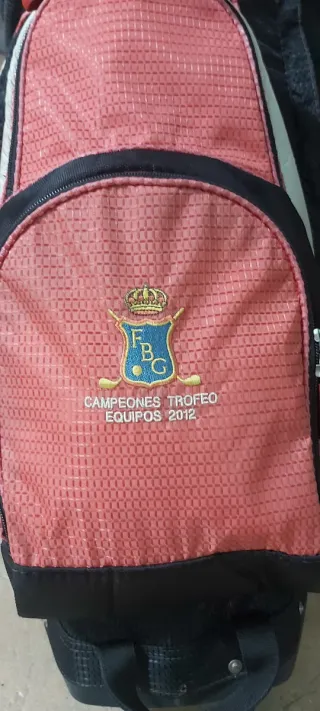 Bolsa de Golf Titleist Negra y Roja. 