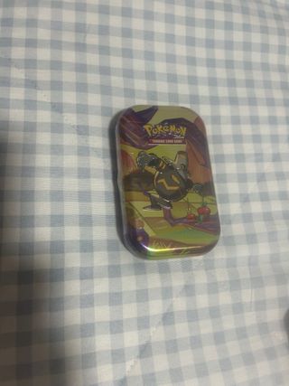 Lata Pokémon Shrouded Fable