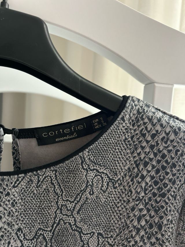 Vestido estampado serpiente Cortefiel