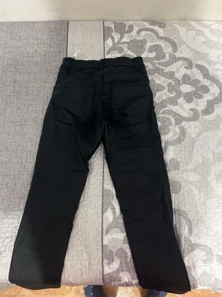 Pantalón de cuero negro