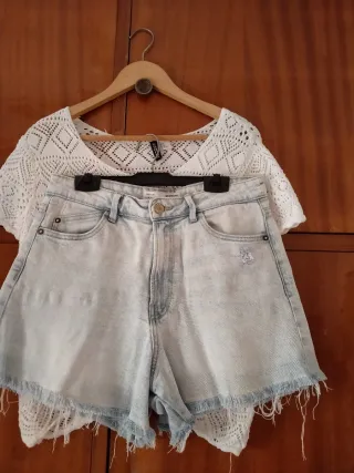 Conjunto Top Blanco y Shorts Vaqueros Azules