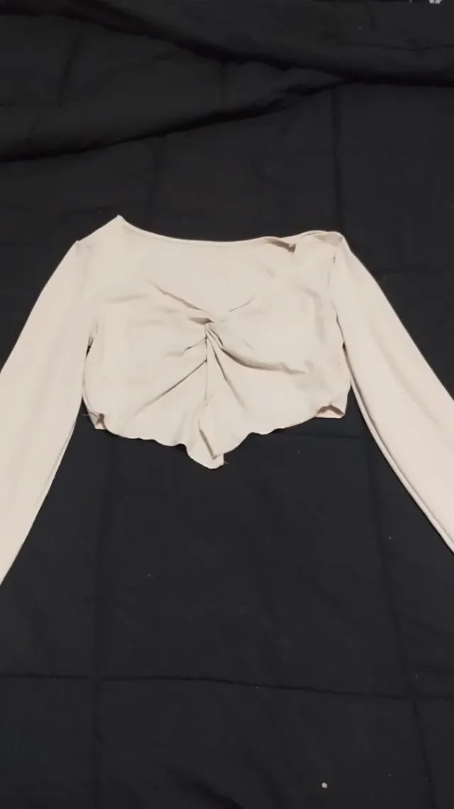 Top beige manga larga