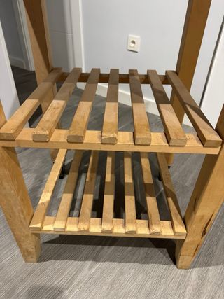Camarera auxiliar de madera