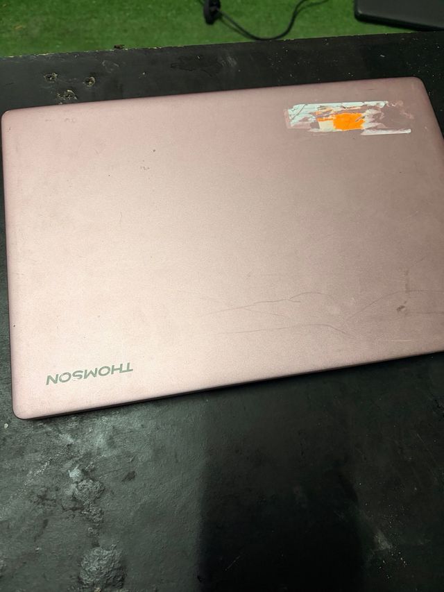 Portátil Full HD Windows 11 Thomson 4GB/64GB