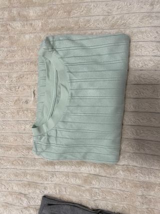 lote de camisetas 
10x1€/unidad 
5x2€/unidad