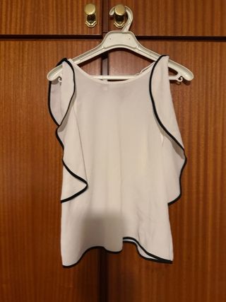Blusa Zara blanca con volantes