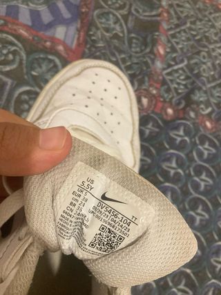 Zapatillas Nike Blancas y Negras