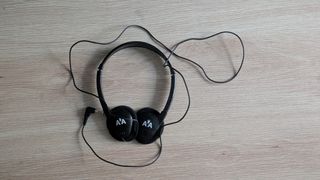 Auriculares negros para portátil GRATIS