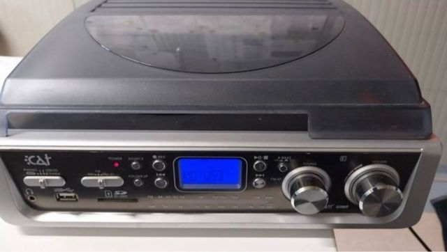 Giradischi CAT con Radio Integrata