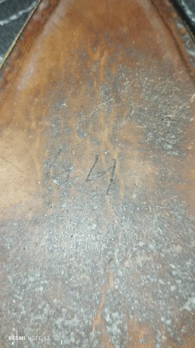 Babuchas de cuero amarillas Talla 44