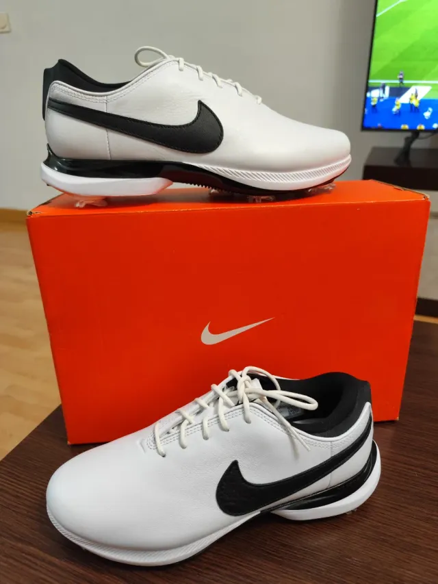 Zapatos de Golf Nike Blancos y Negros