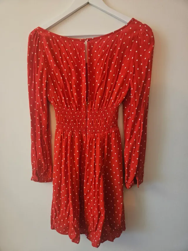 Vestido rojo lunares blancos