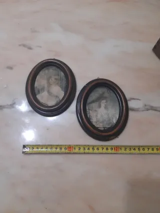 2 Cornici ovali in resina