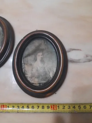 2 Cornici ovali in resina