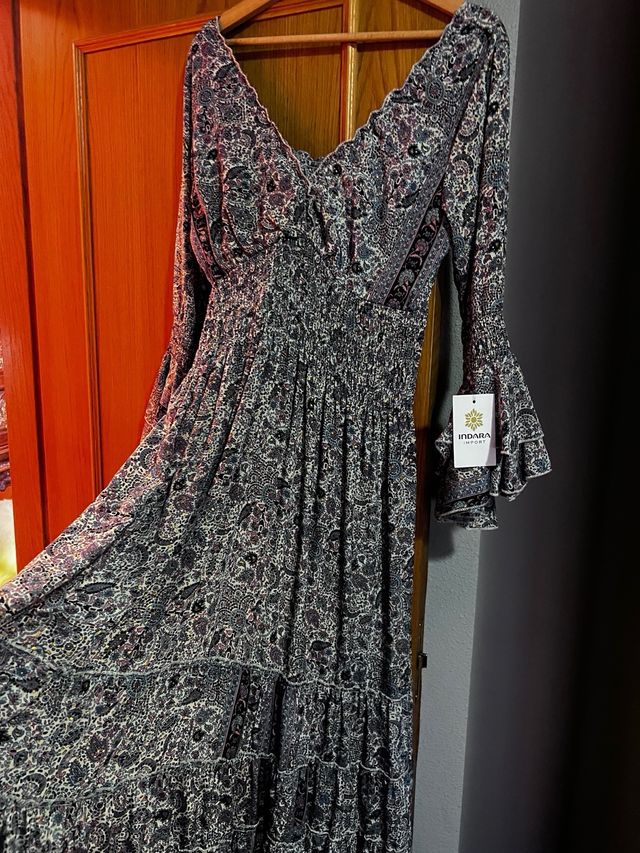 Vestido largo estampado manga acampanada