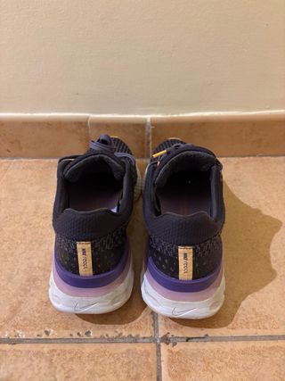 Zapatillas Nike Negras y Moradas